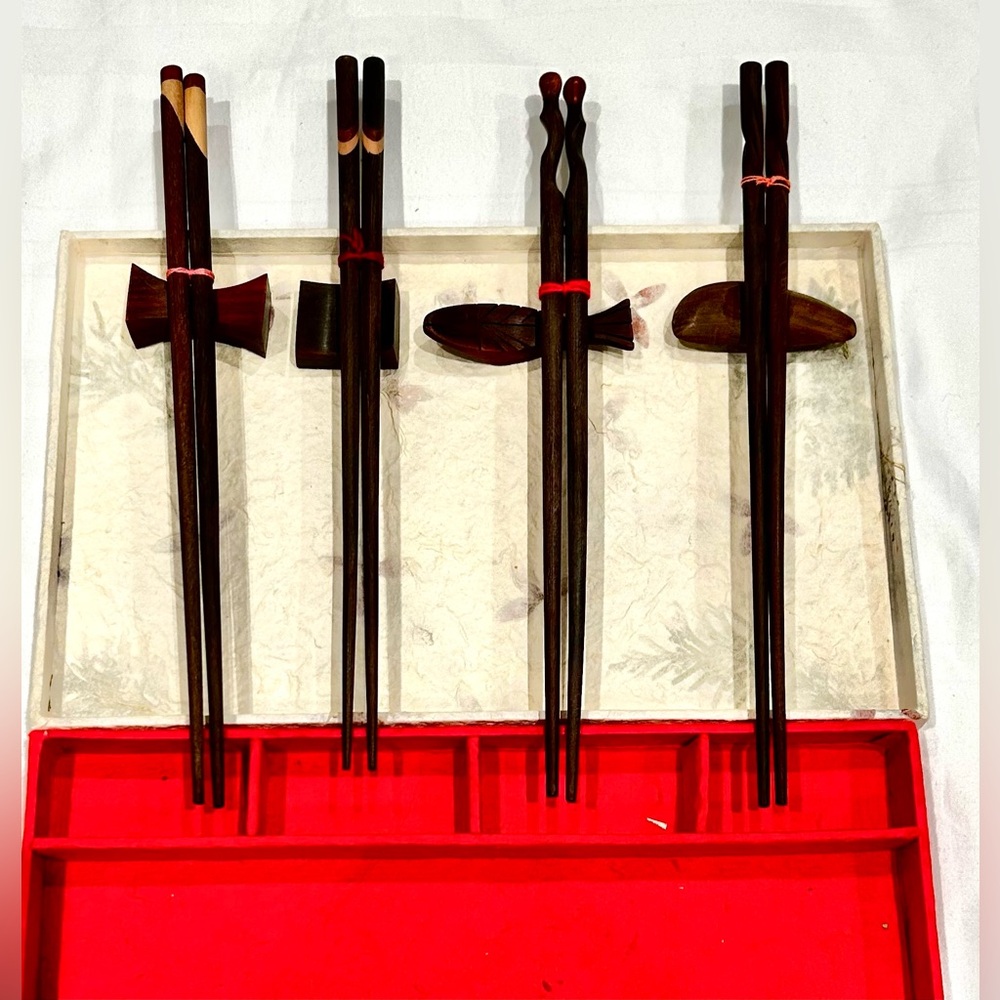 NEW A set of 4 Asian style chopsticks sauce dish made of wood
